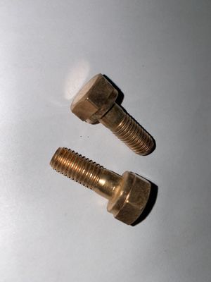190-Serie 12V. 03.53B Motorteile Zylinderkopf Auspuffschraubvorrichtung Standardkomponente
