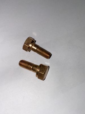 190-Serie 12V. 03.53B Motorteile Zylinderkopf Auspuffschraubvorrichtung Standardkomponente