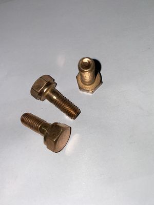 190-Serie 12V. 03.53B Motorteile Zylinderkopf Auspuffschraubvorrichtung Standardkomponente