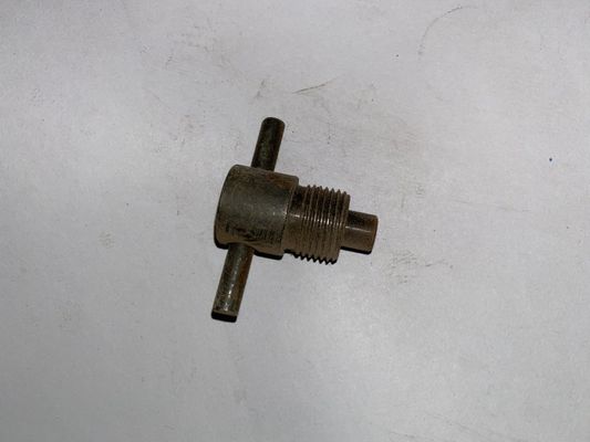 Standardkomponente Eisenblutenschraube für den Jichai-Generator Chidong-Motor 12 V. 10.10