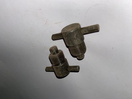 Standardkomponente Eisenblutenschraube für den Jichai-Generator Chidong-Motor 12 V. 10.10