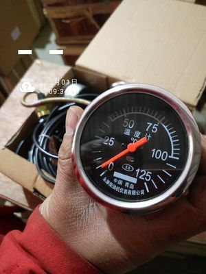 Jichai Chidong Motorteile 12V190 Druckwasser-Ausgang Temperaturmessgerät und Ölkühlgerät