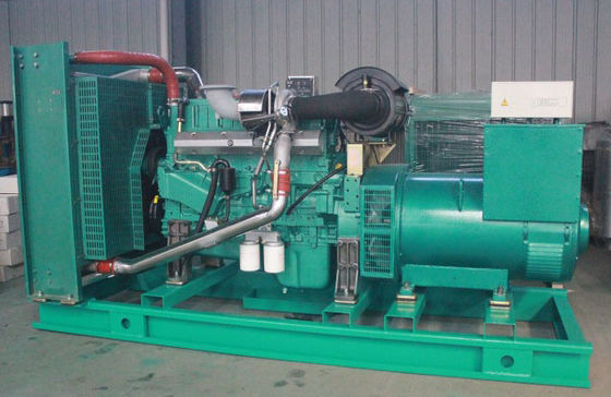 100 kW Dieselgenerator setzt Bürstenlose wassergekühlte Genset mit Basisbrennstoffbehälter Y100